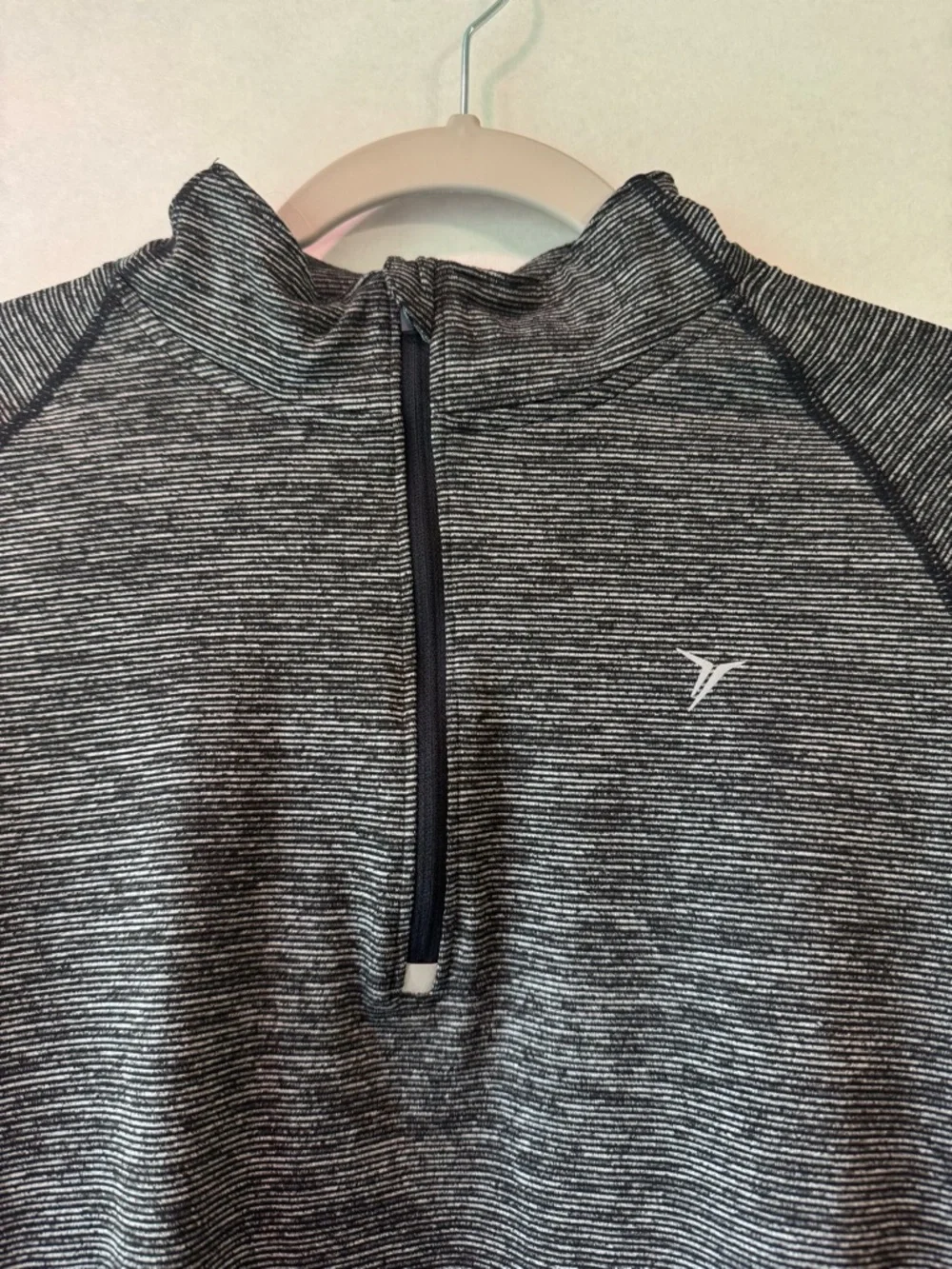 Women's Old Navy Active Heather Gray Quarter-Zip Athletic Dry-Fit Pullover